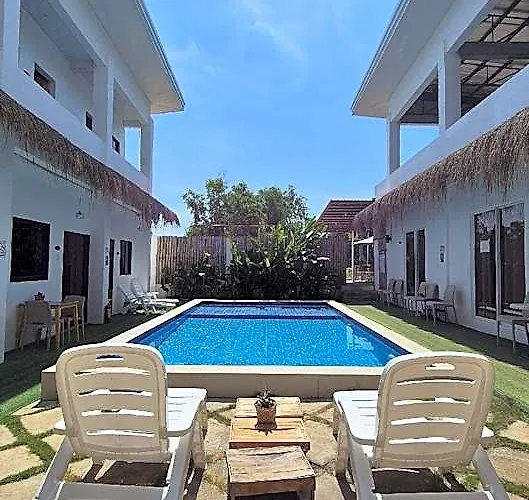 Camotes Backpackers 3*