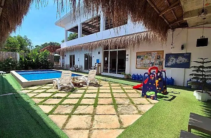 ホテル Camotes Backpackers 3*