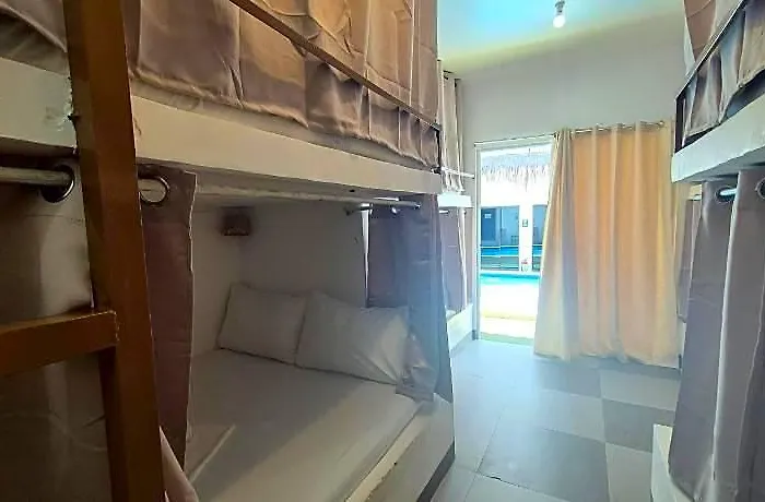 Camotes Backpackers ホテル セブ市