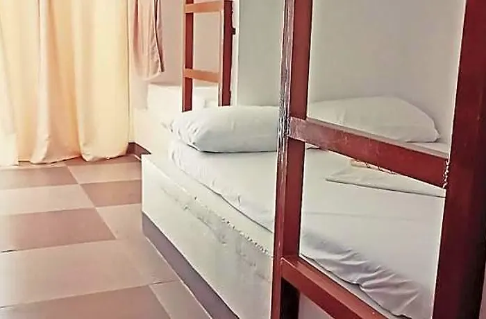 Camotes Backpackers ホテル 3*