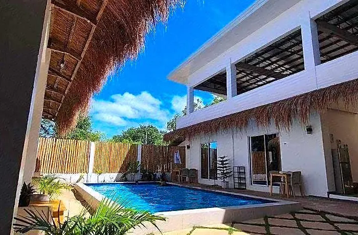 Camotes Backpackers 3*