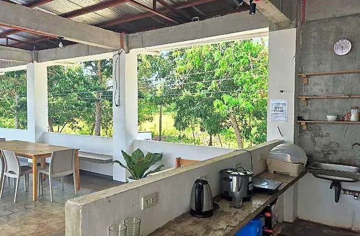 Camotes Backpackers ホテル 3*