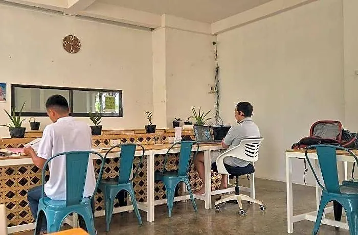 Camotes Backpackers Hotel